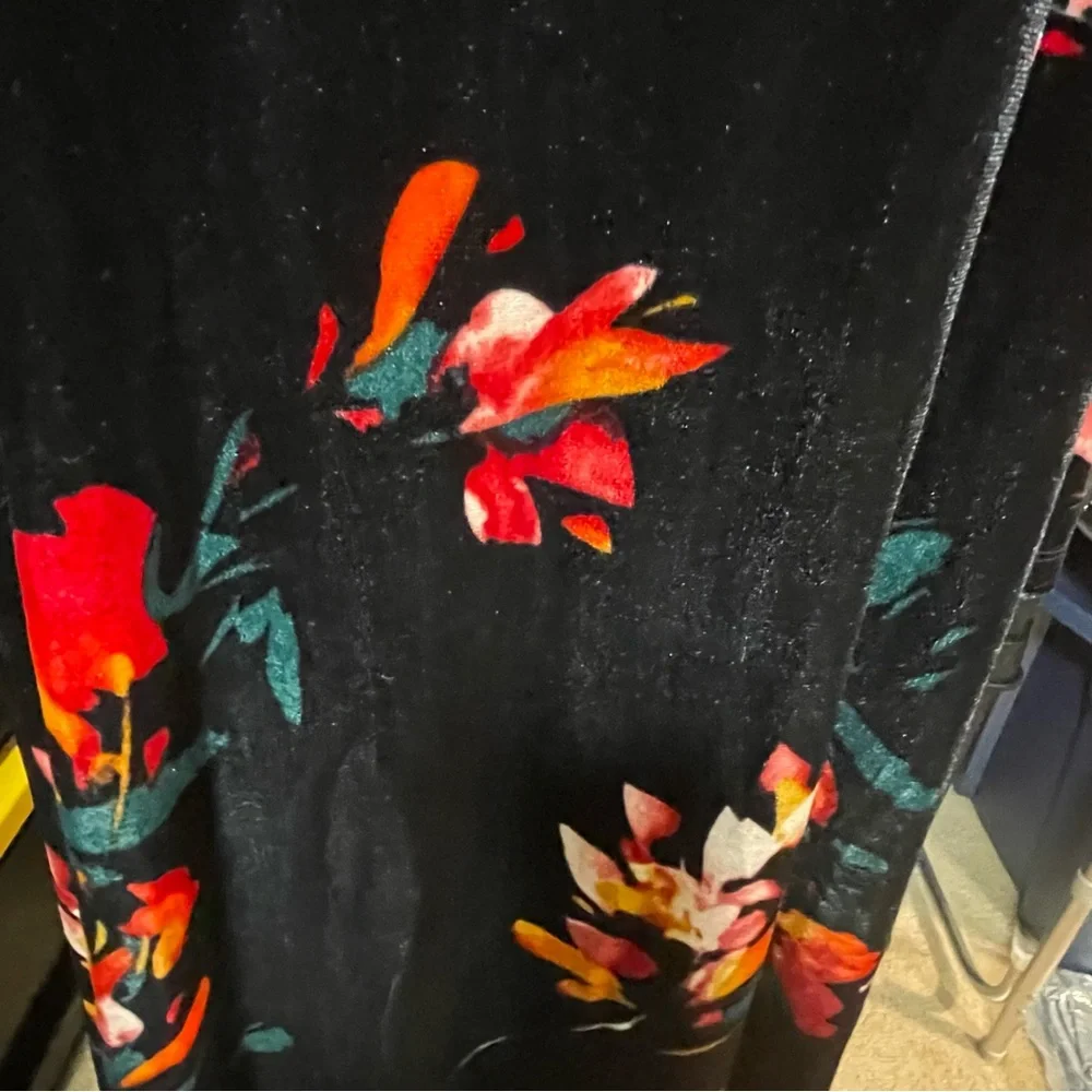 Boutique 9 Floral Long Sleeve Velvety Dress - Picture 7 of 7